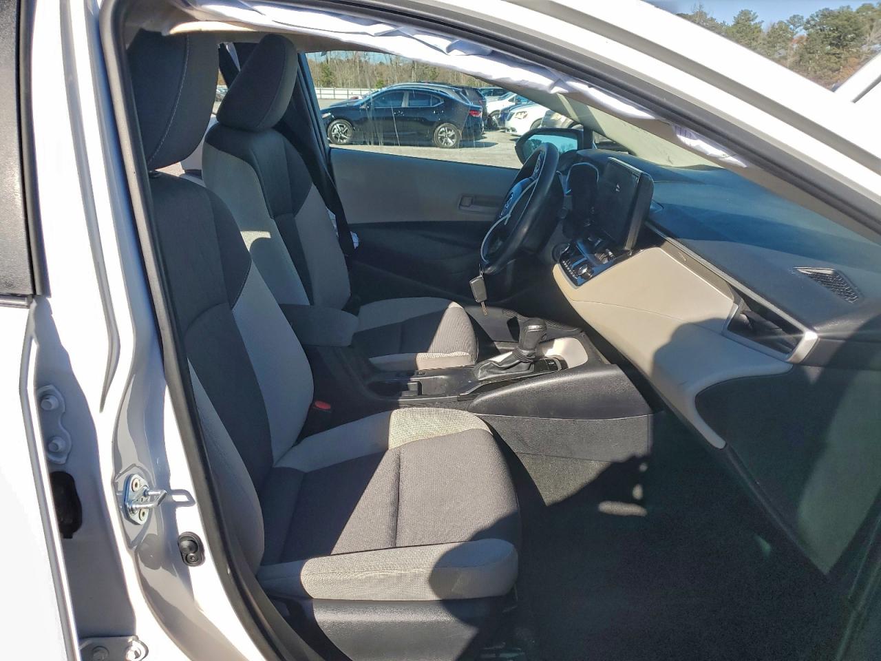 2025 TOYOTA COROLLA LE photo 7