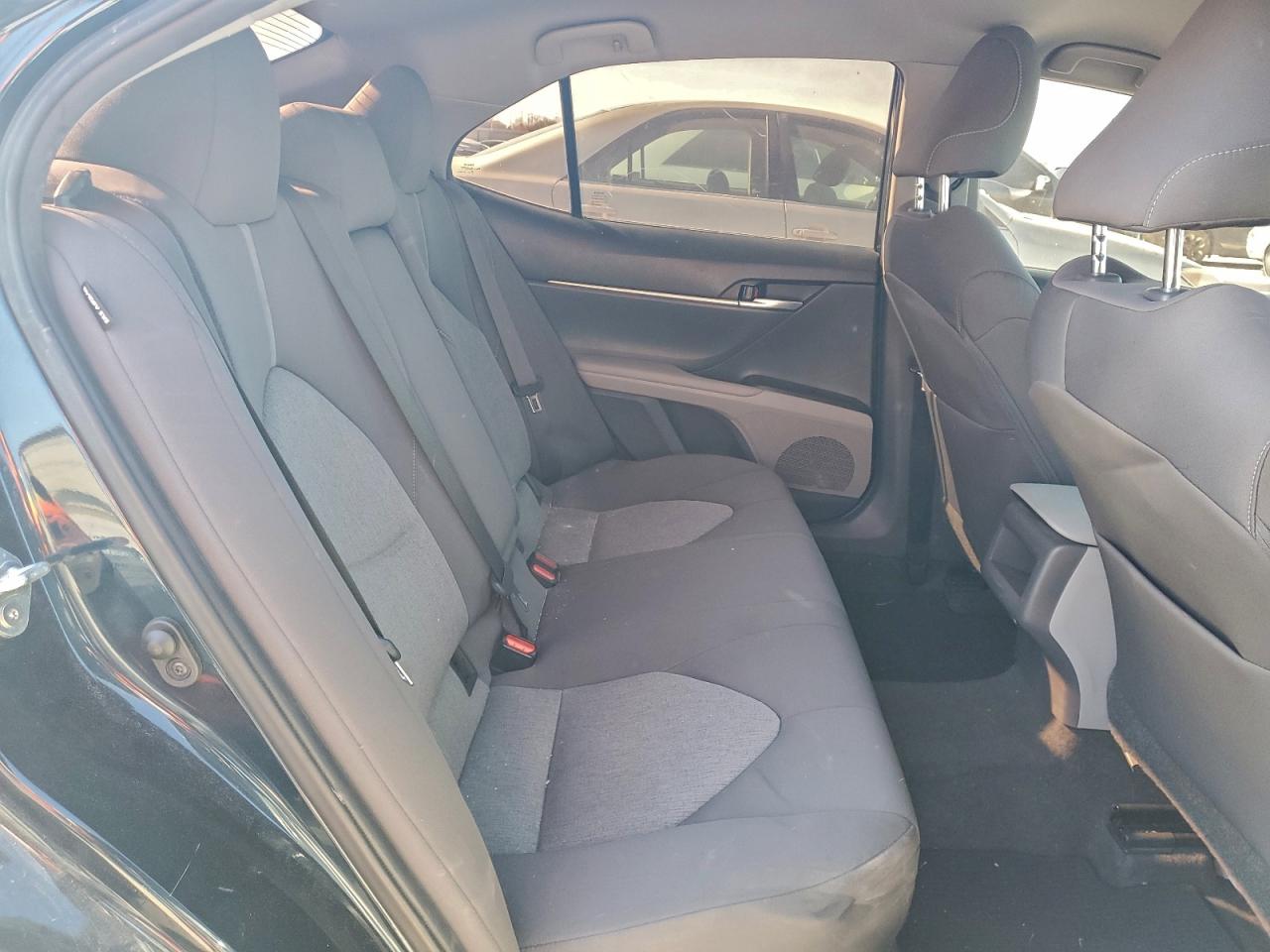 2021 TOYOTA CAMRY LE photo 10