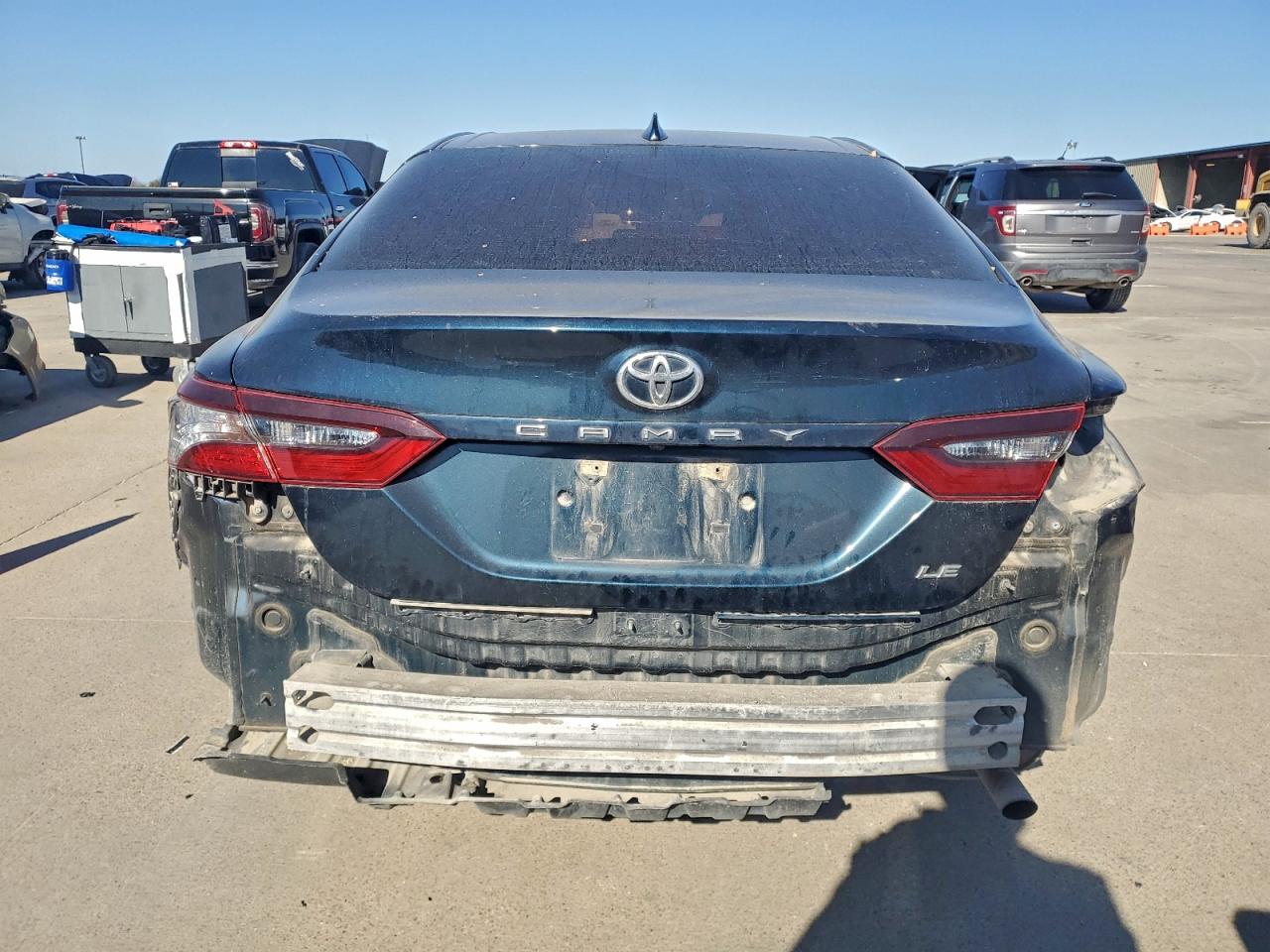 2021 TOYOTA CAMRY LE photo 6