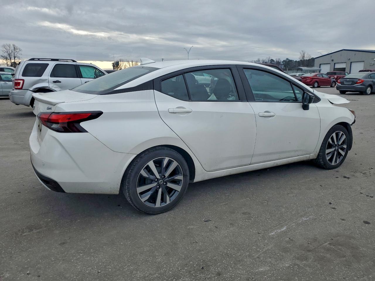 2021 NISSAN VERSA SR photo 5