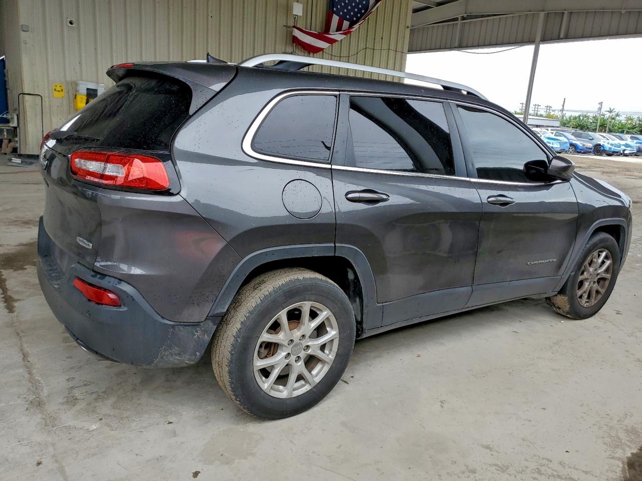 2016 JEEP CHEROKEE LATITUDE photo 3