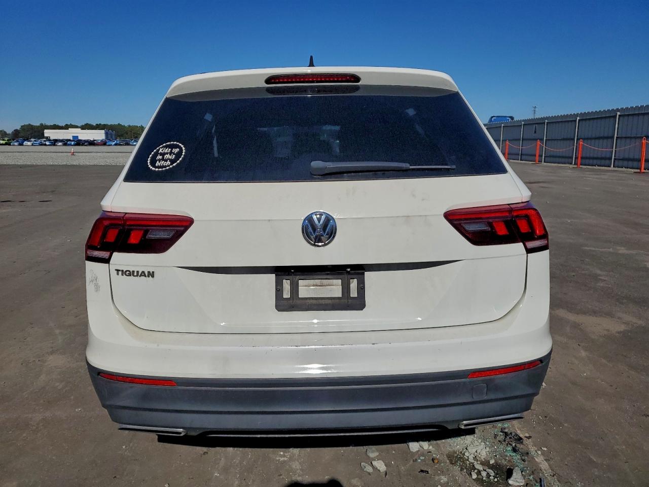 2021 VOLKSWAGEN TIGUAN S photo 6