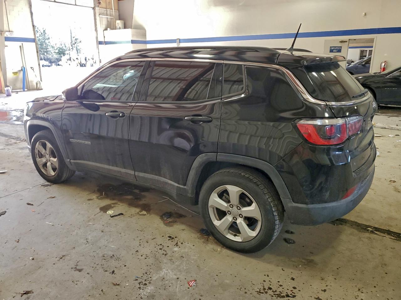 2017 JEEP COMPASS LATITUDE photo 3