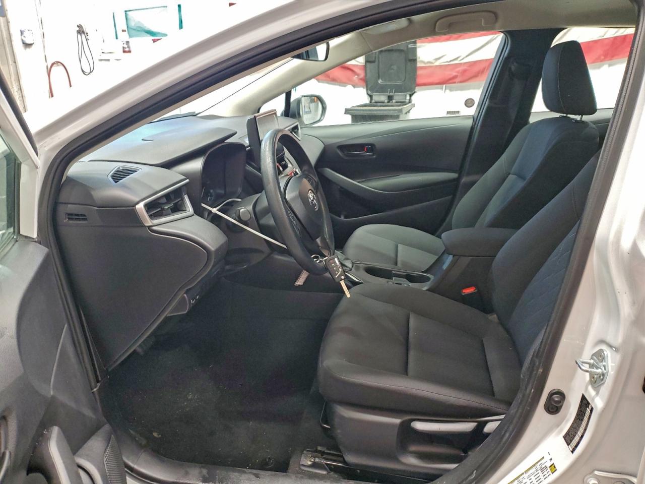 2024 TOYOTA COROLLA LE photo 7