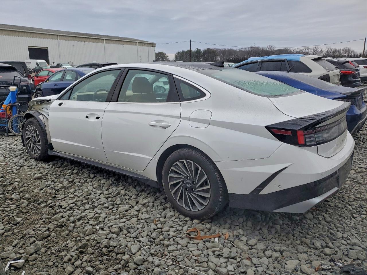 2024 HYUNDAI SONATA HYBRID photo 2