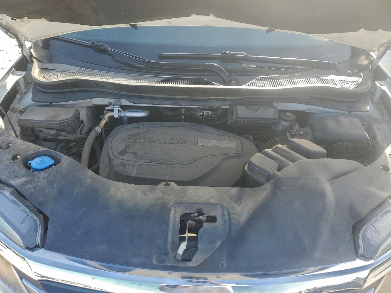 2016 HONDA PILOT LX photo 12