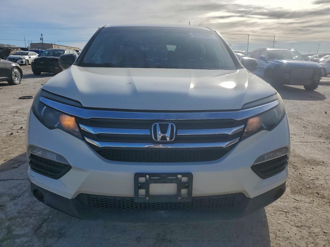 2016 HONDA PILOT LX photo 5