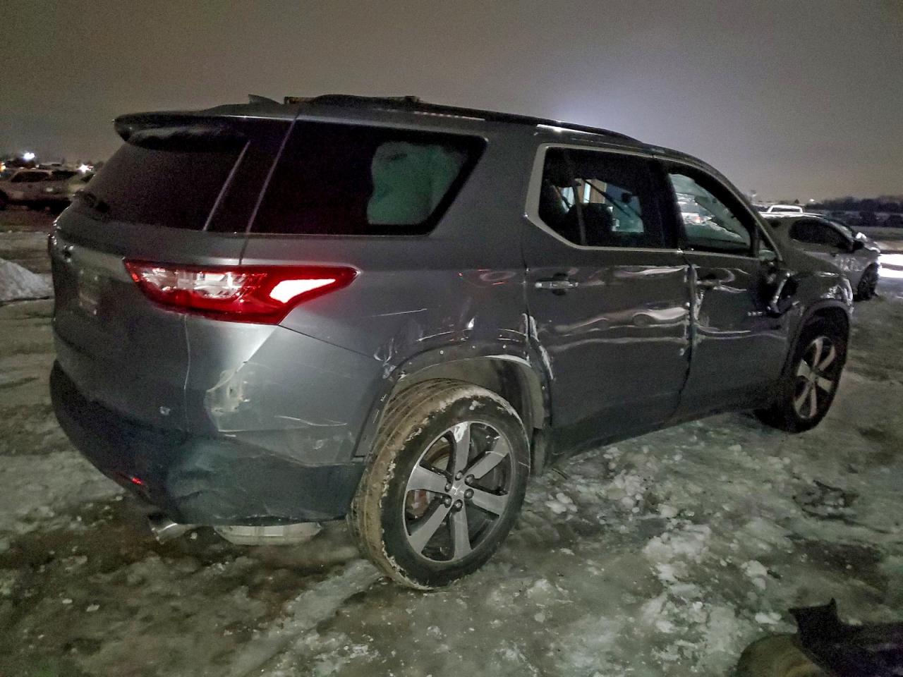 2019 CHEVROLET TRAVERSE LT photo 3