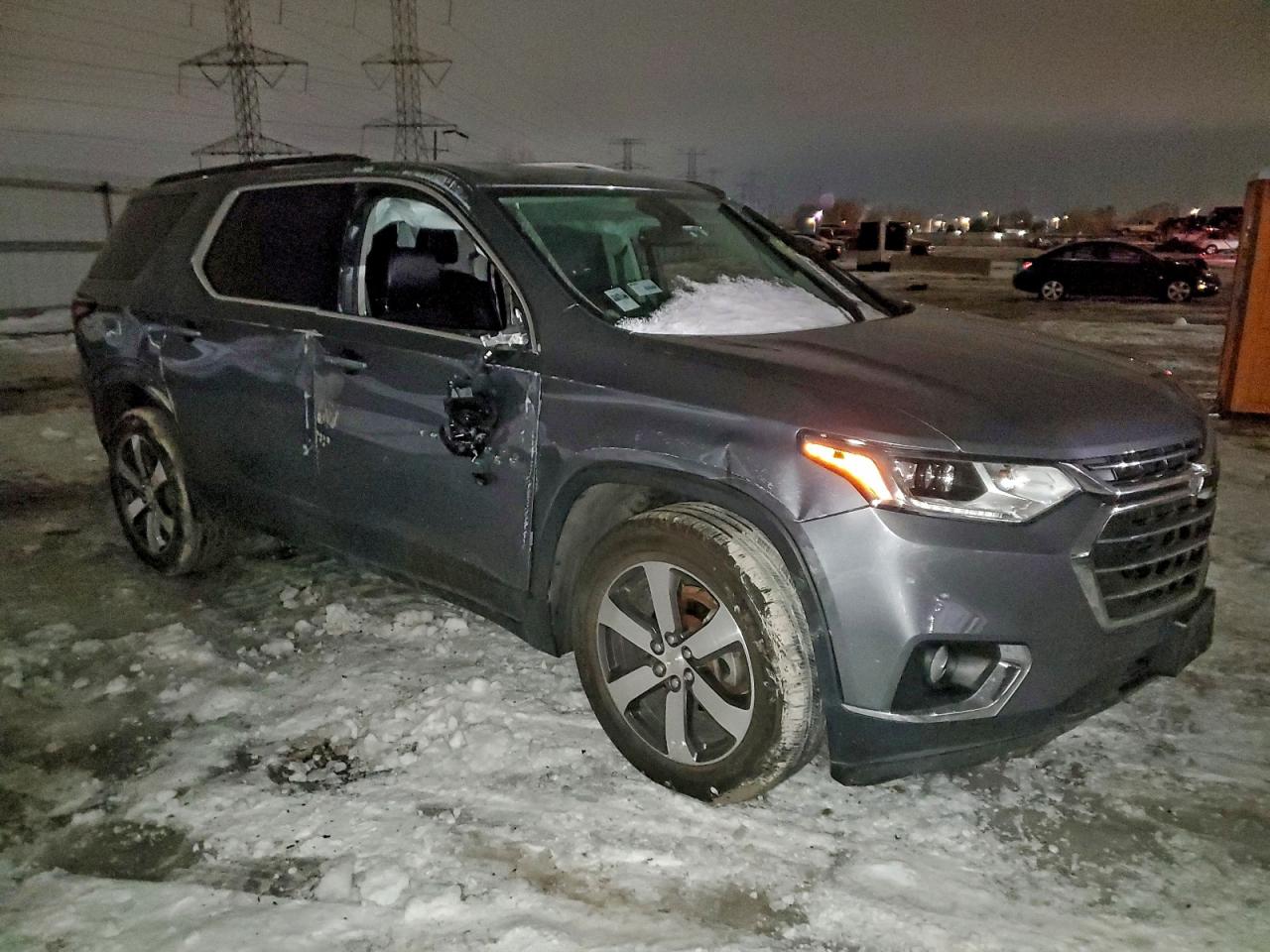2019 CHEVROLET TRAVERSE LT photo 4
