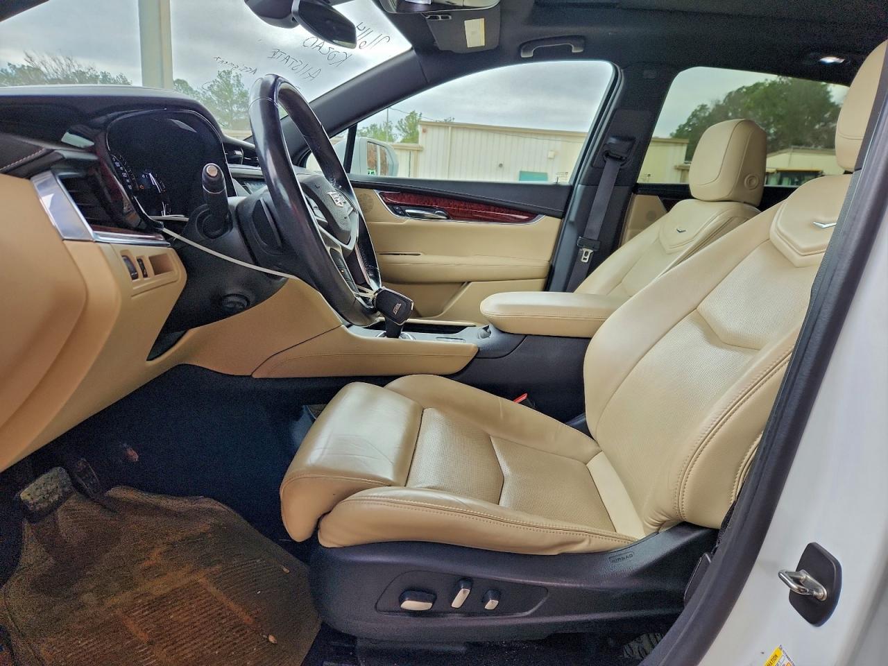 2017 CADILLAC XT5 LUXURY photo 7
