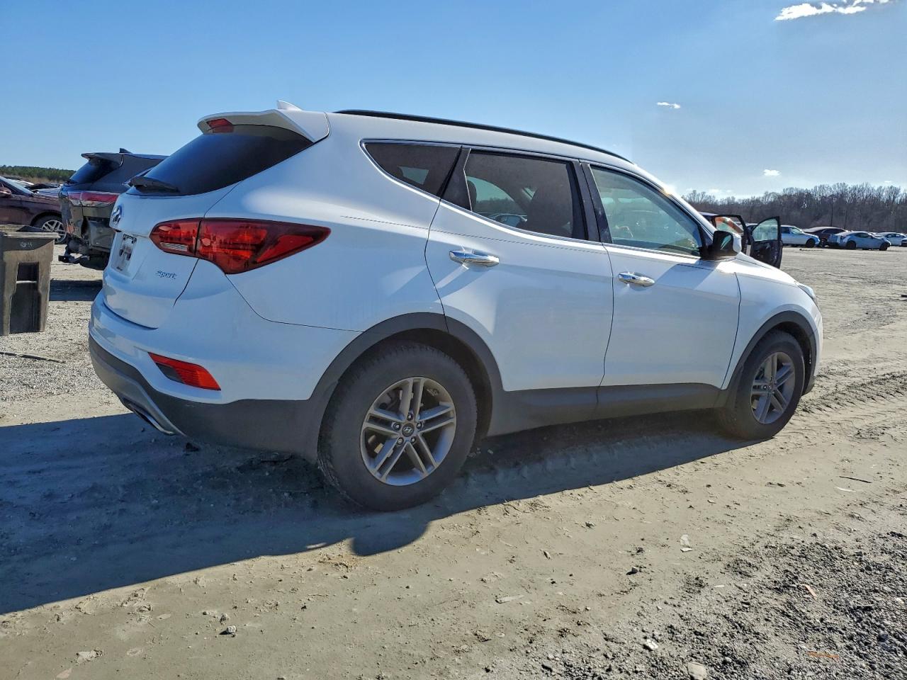 2017 HYUNDAI SANTA FE SPORT photo 3