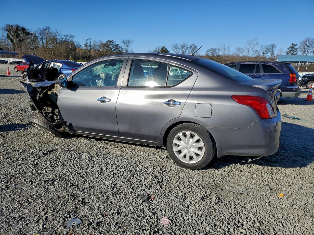 2018 NISSAN VERSA S photo 2