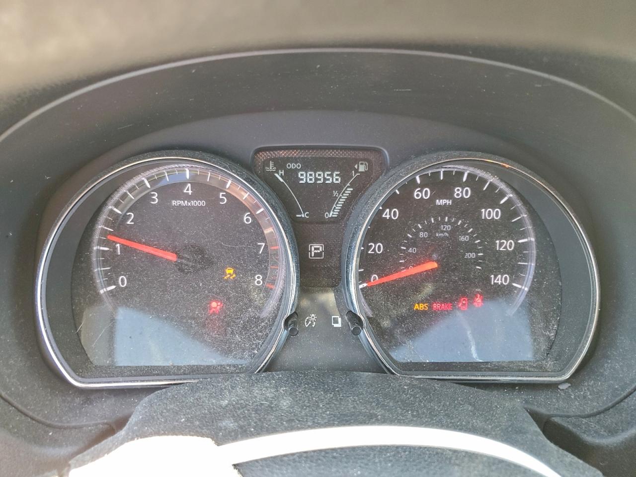 2018 NISSAN VERSA S photo 9