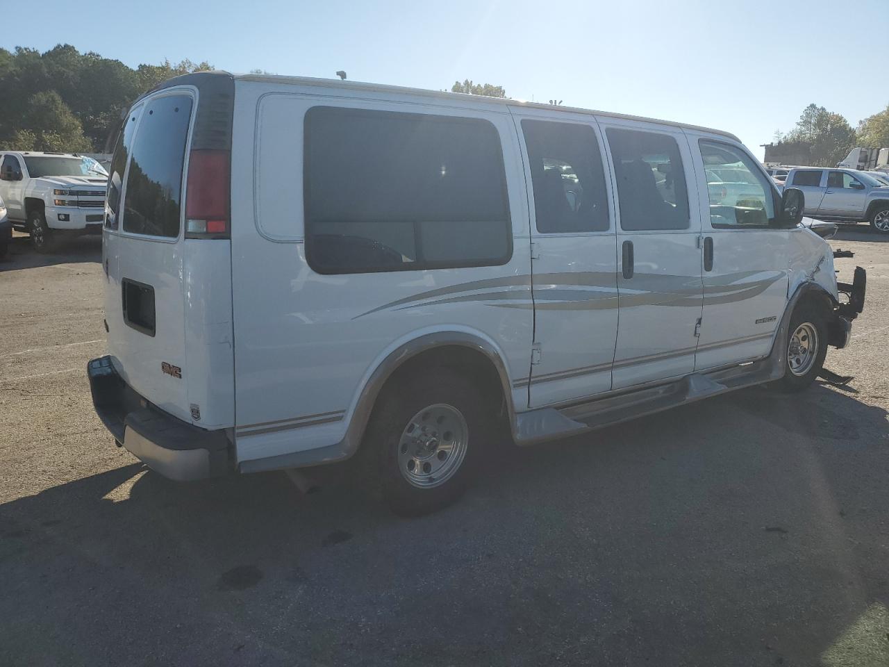 2002 GMC SAVANA RV G1500 photo 5