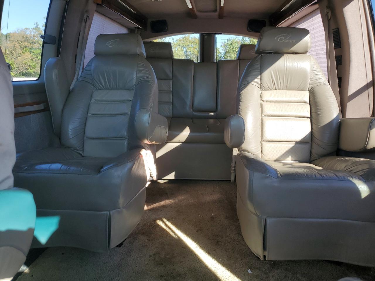 2002 GMC SAVANA RV G1500 photo 19