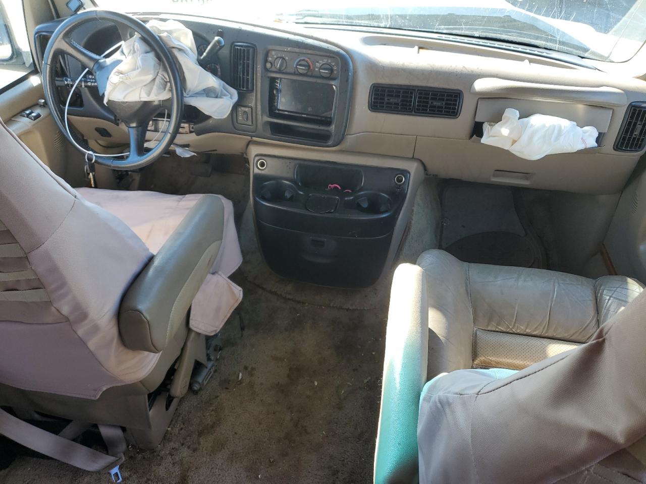 2002 GMC SAVANA RV G1500 photo 15
