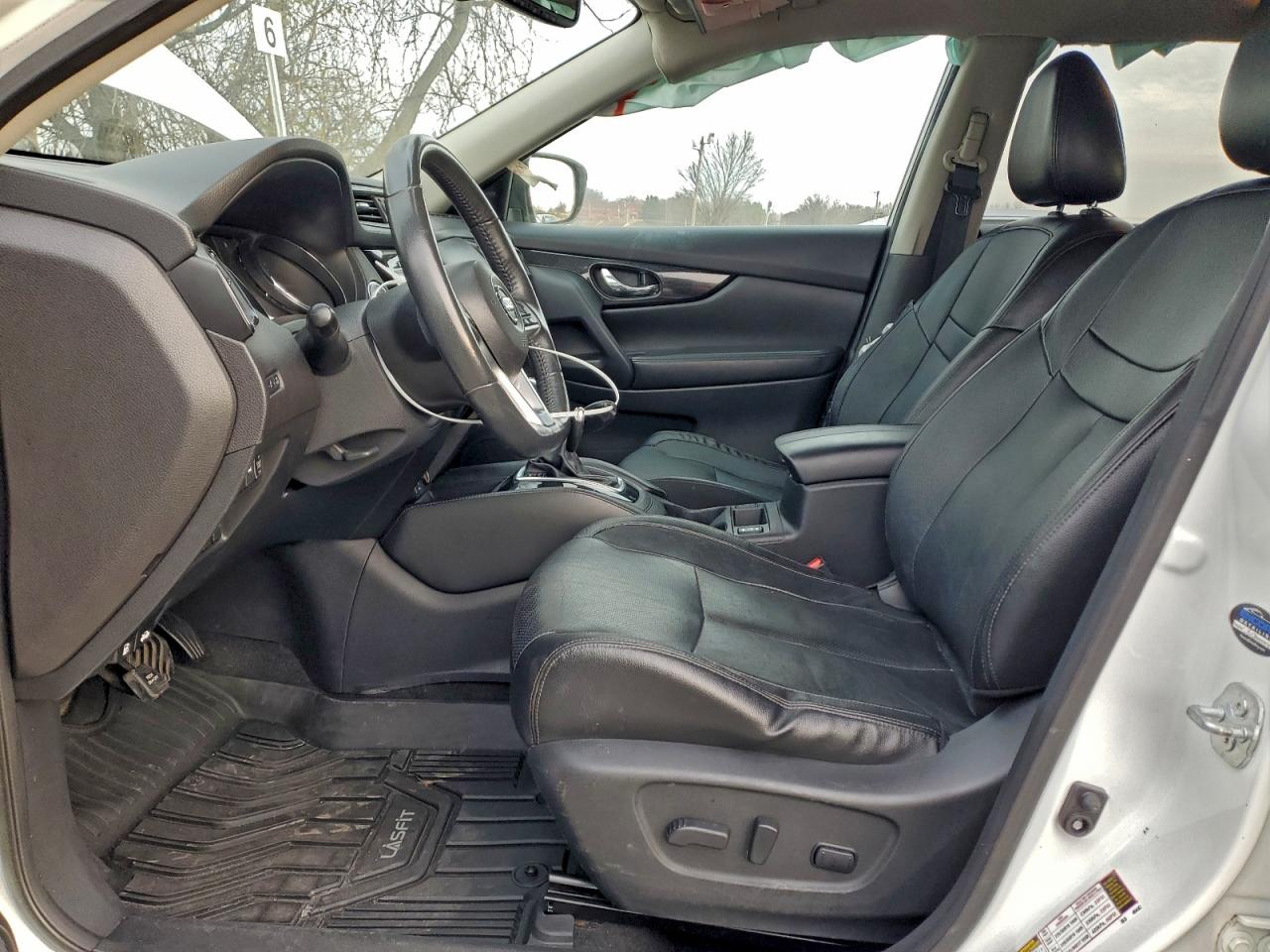 2017 NISSAN ROGUE SV photo 7