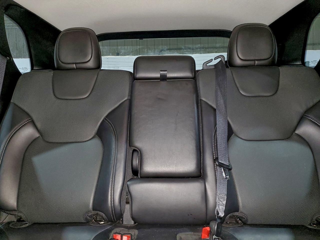 2021 JEEP CHEROKEE LATITUDE LUX photo 10