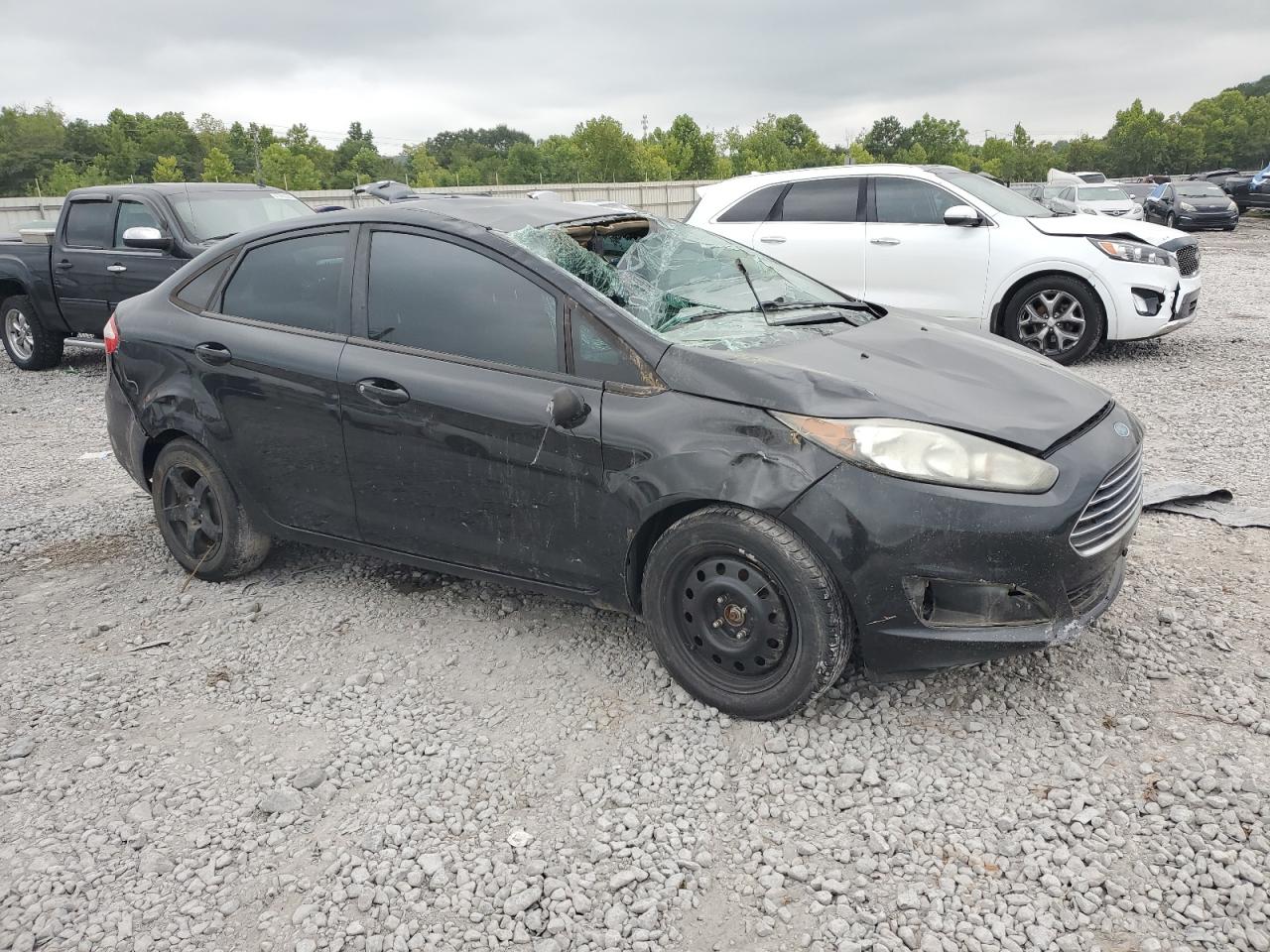 2015 FORD FIESTA S photo 22