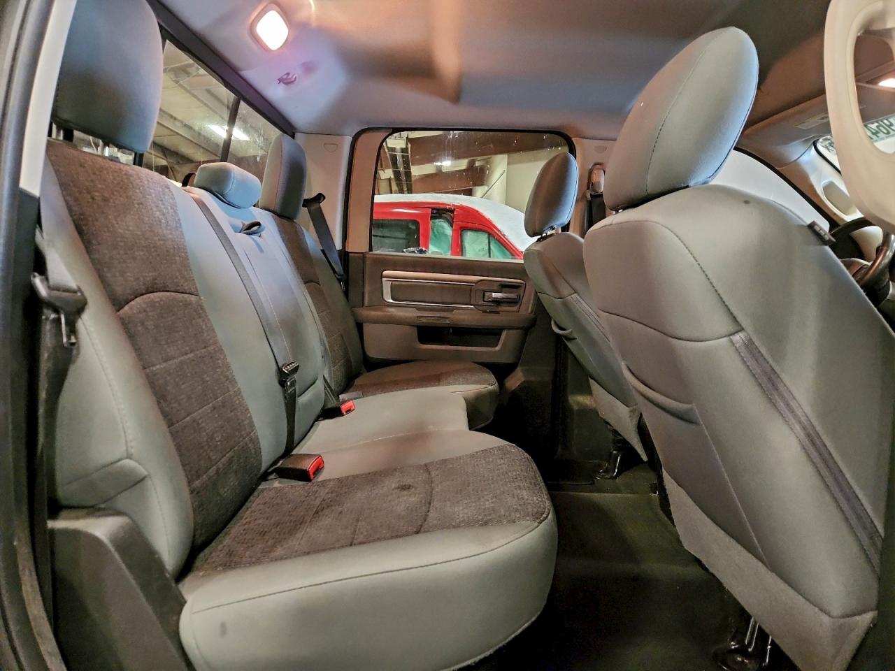 2017 RAM 1500 SLT photo 10