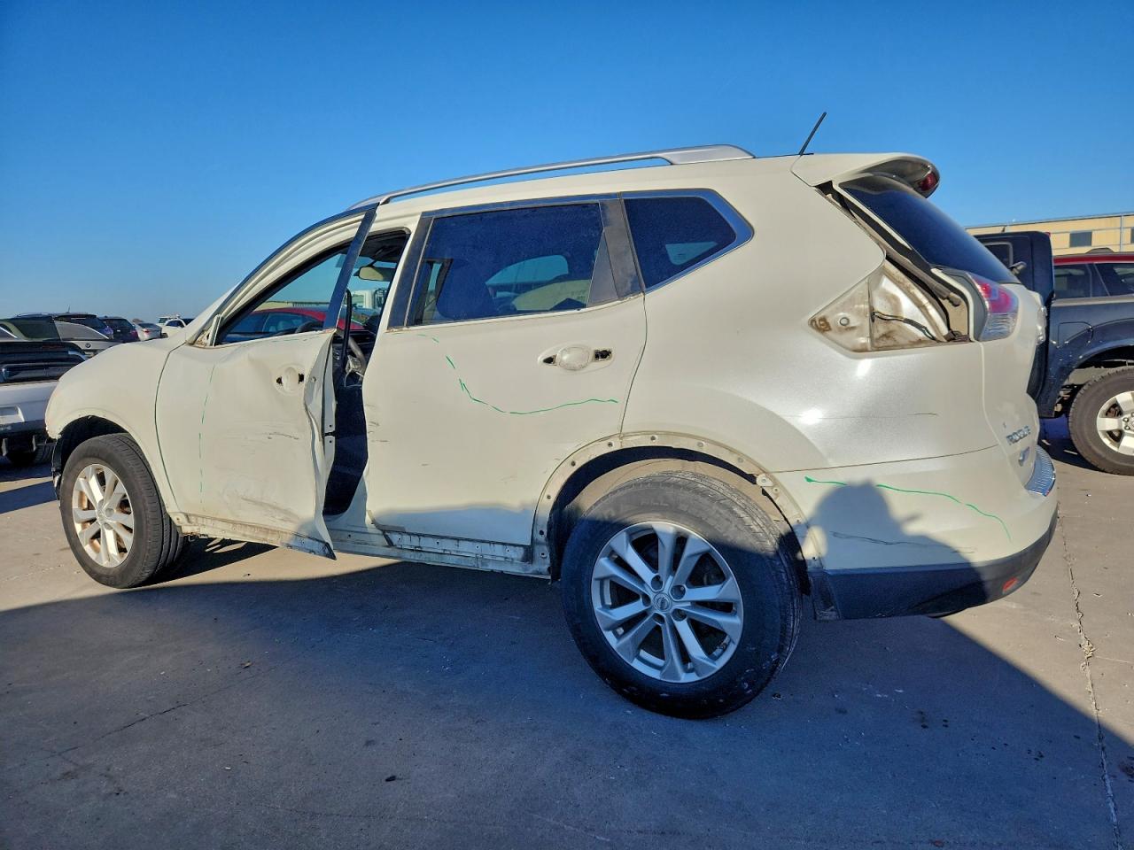 2016 NISSAN ROGUE S photo 2