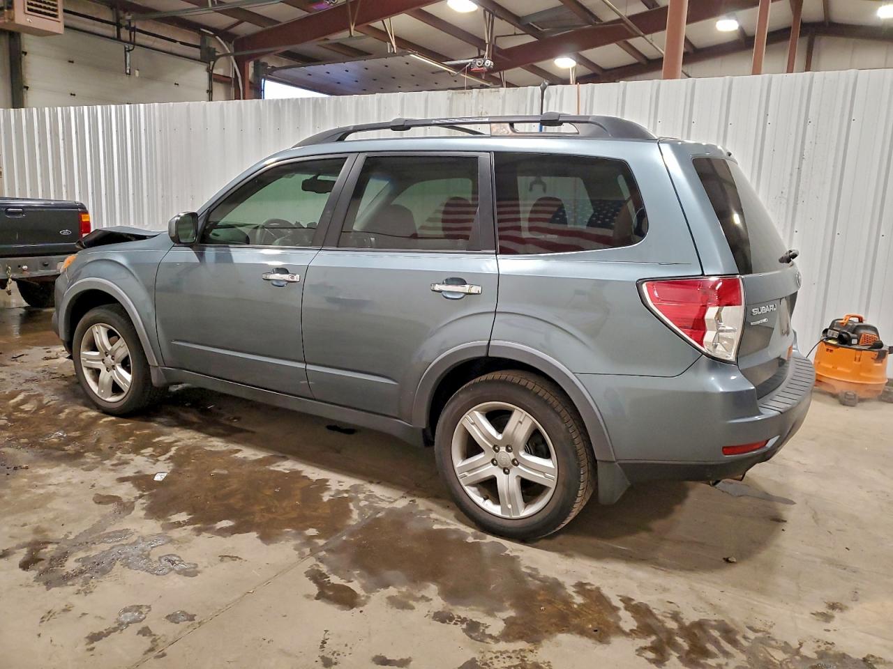 2010 SUBARU FORESTER 2.5X PREMIUM photo 2
