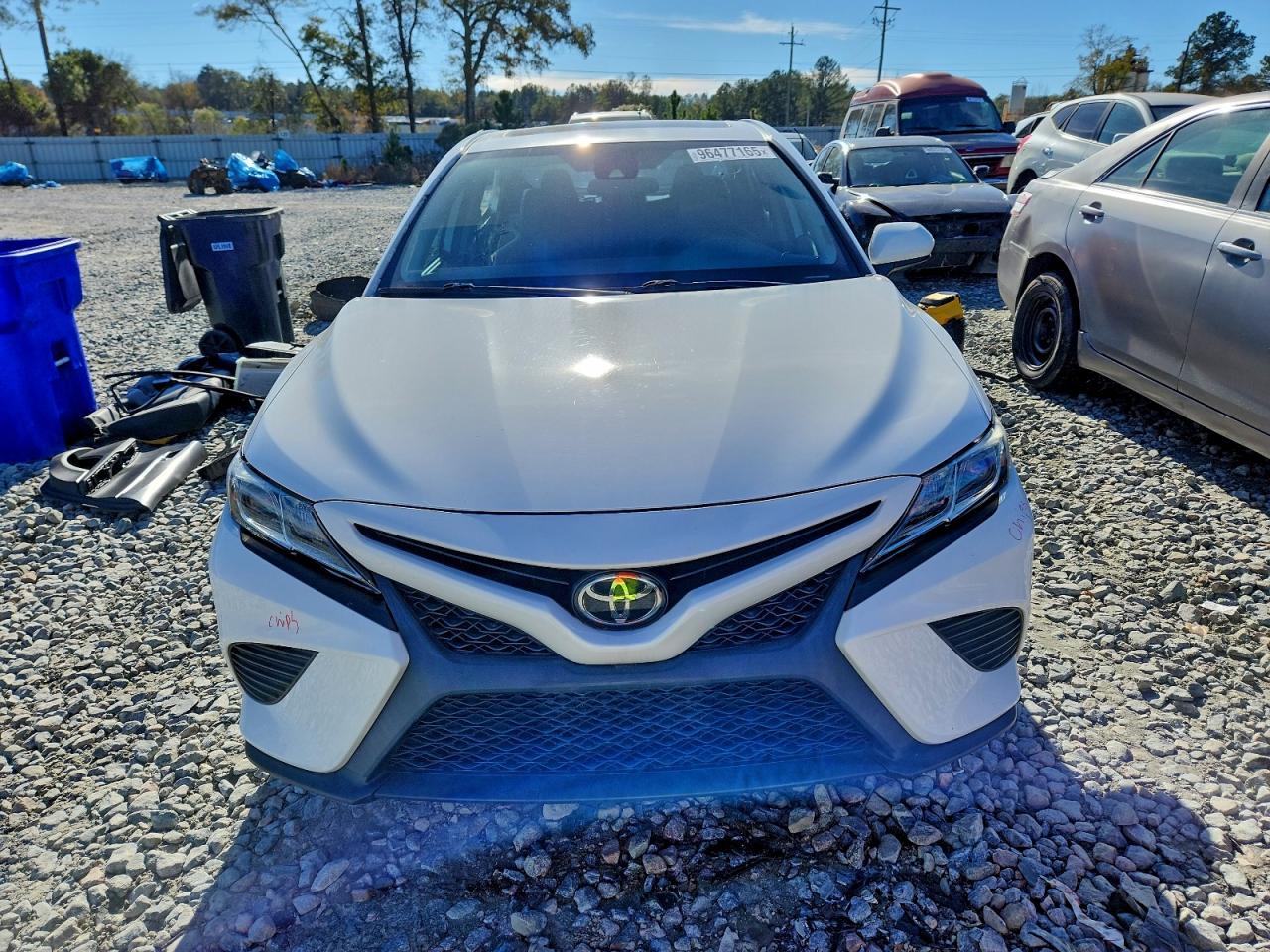 2020 TOYOTA CAMRY SE photo 5