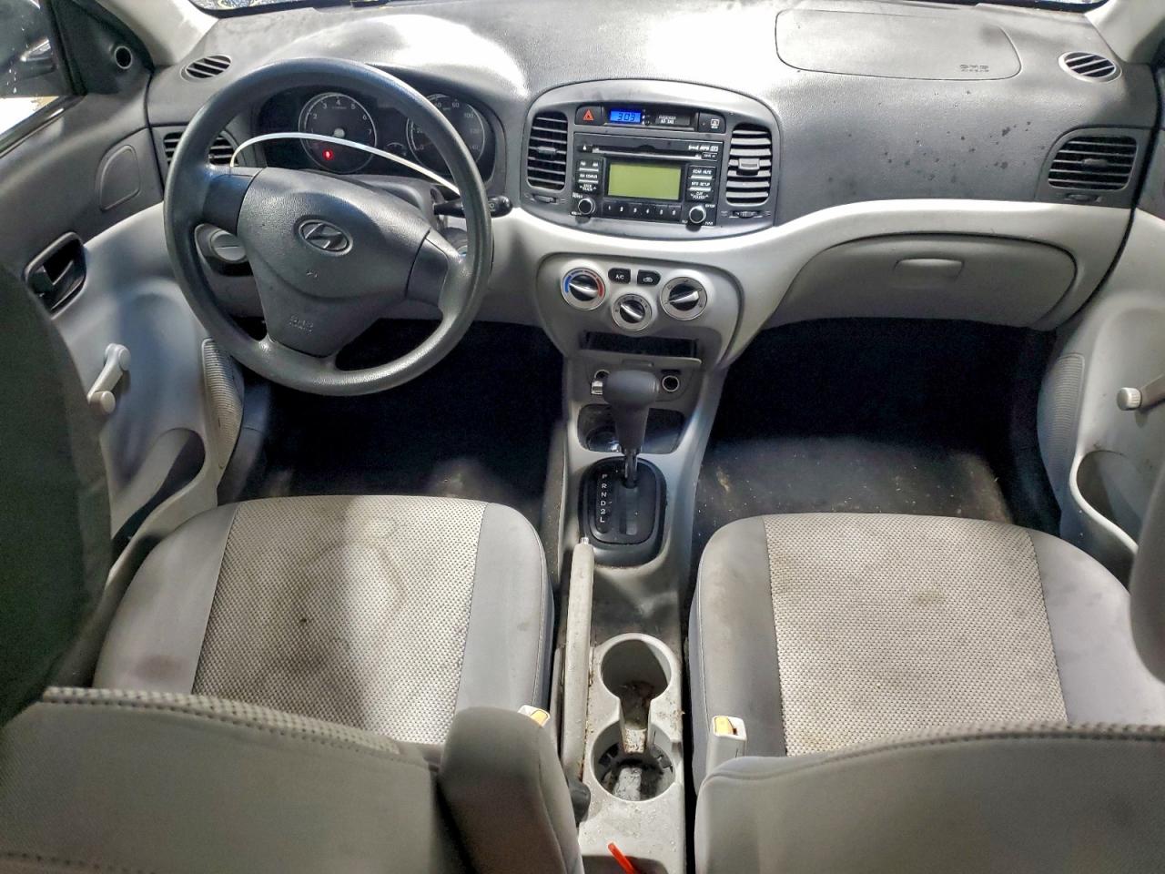 2010 HYUNDAI ACCENT GLS photo 8