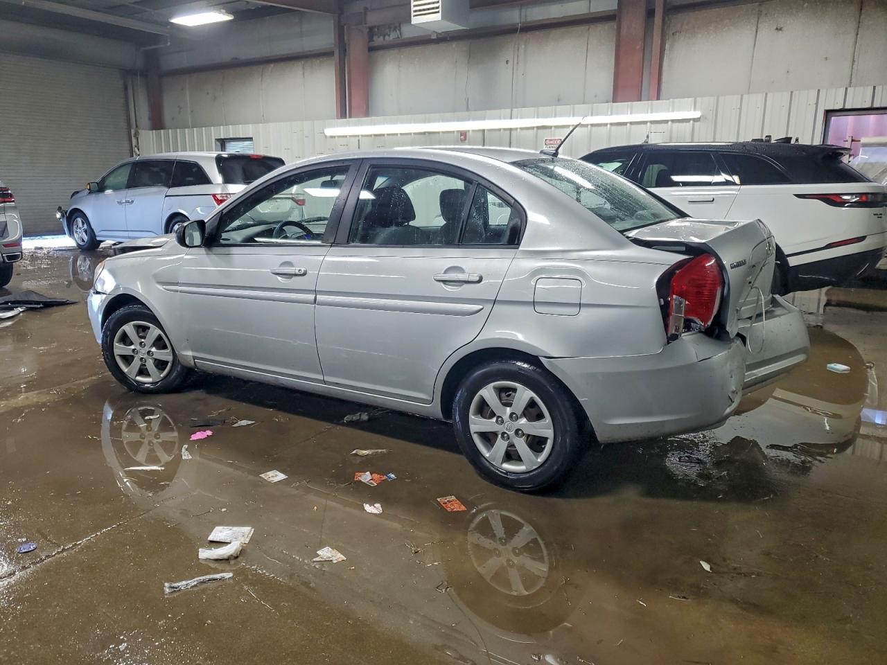 2010 HYUNDAI ACCENT GLS photo 2