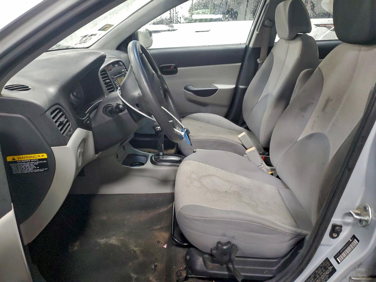 2010 HYUNDAI ACCENT GLS photo 7