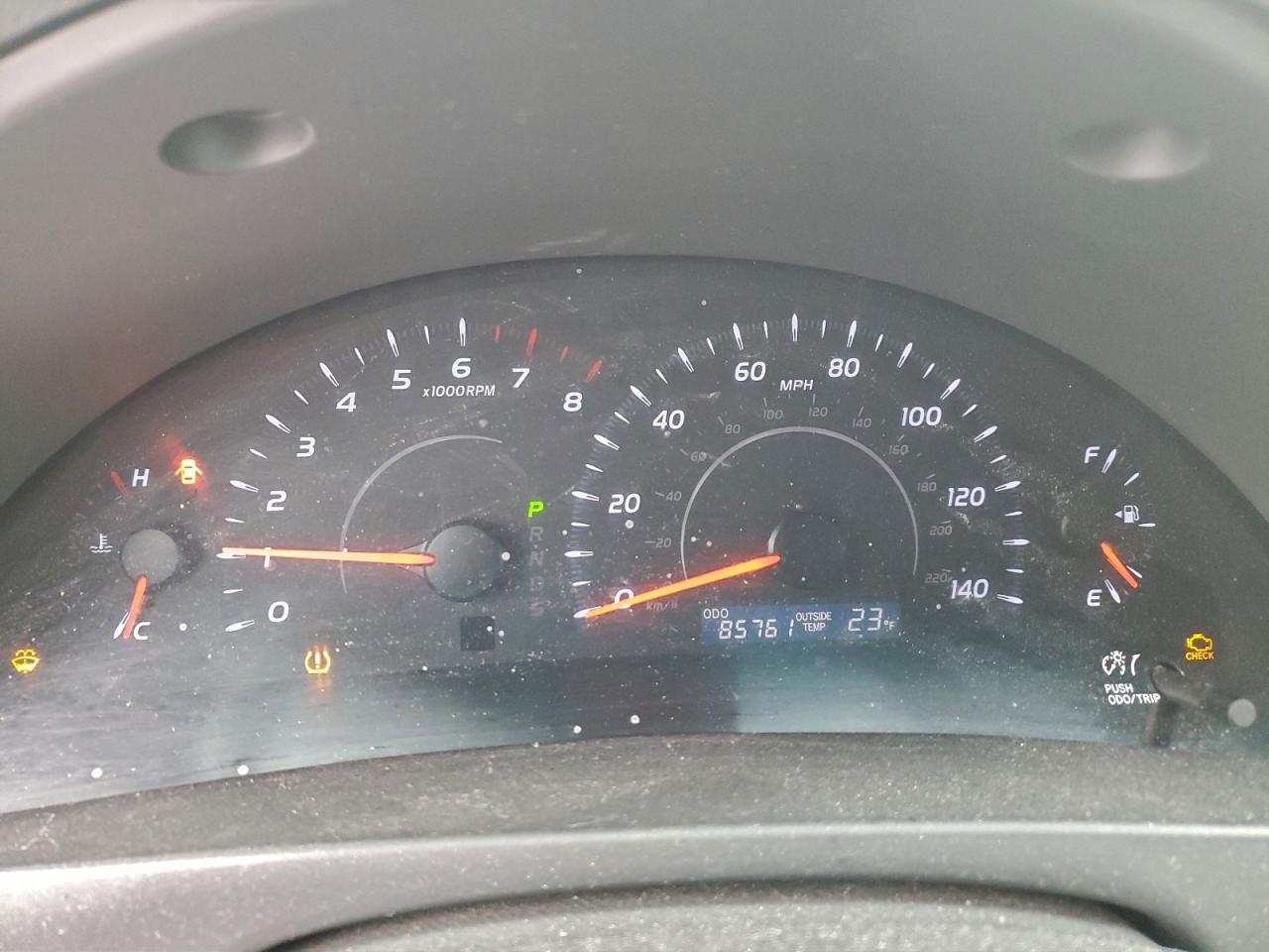 2011 TOYOTA CAMRY LE photo 9