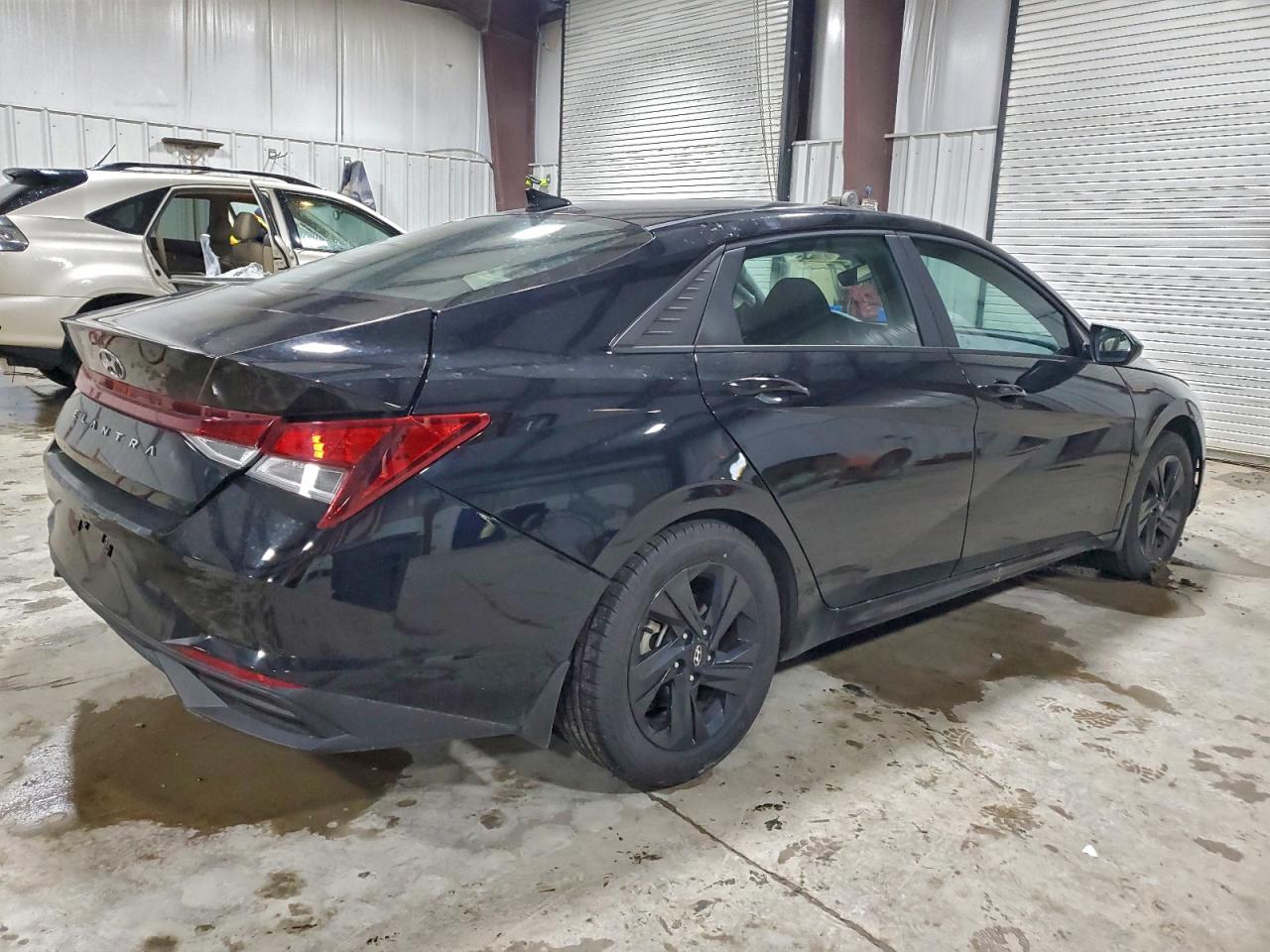 2023 HYUNDAI ELANTRA SEL photo 3