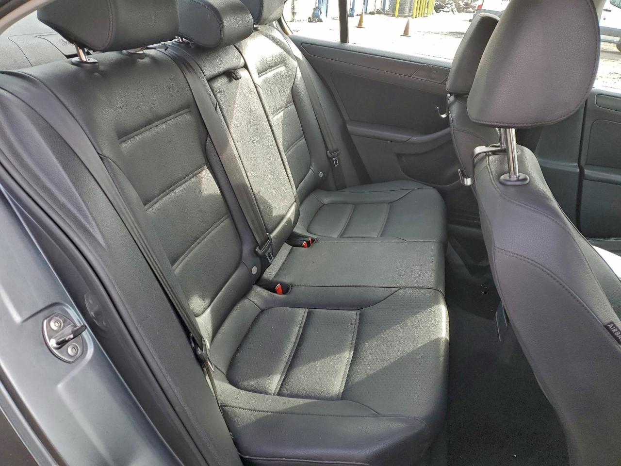 2012 VOLKSWAGEN JETTA SE photo 10