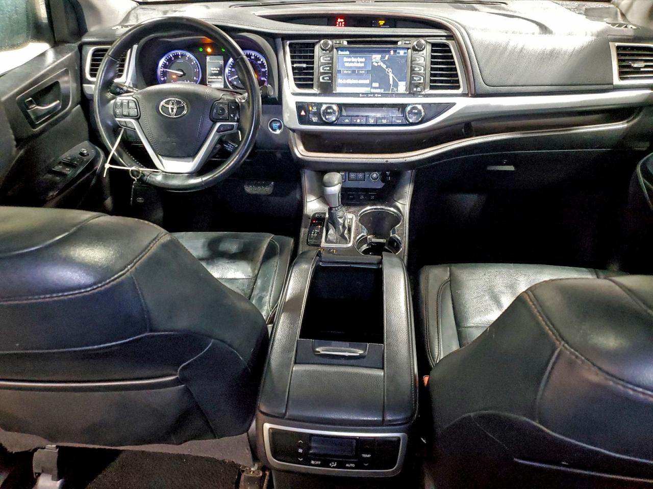 2018 TOYOTA HIGHLANDER SE photo 8