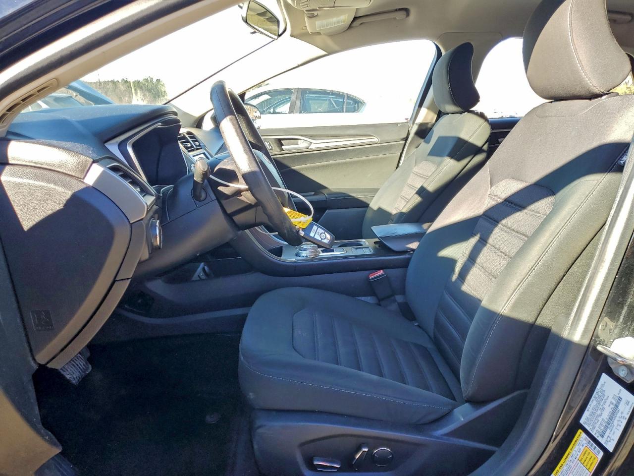 2017 FORD FUSION SE photo 7