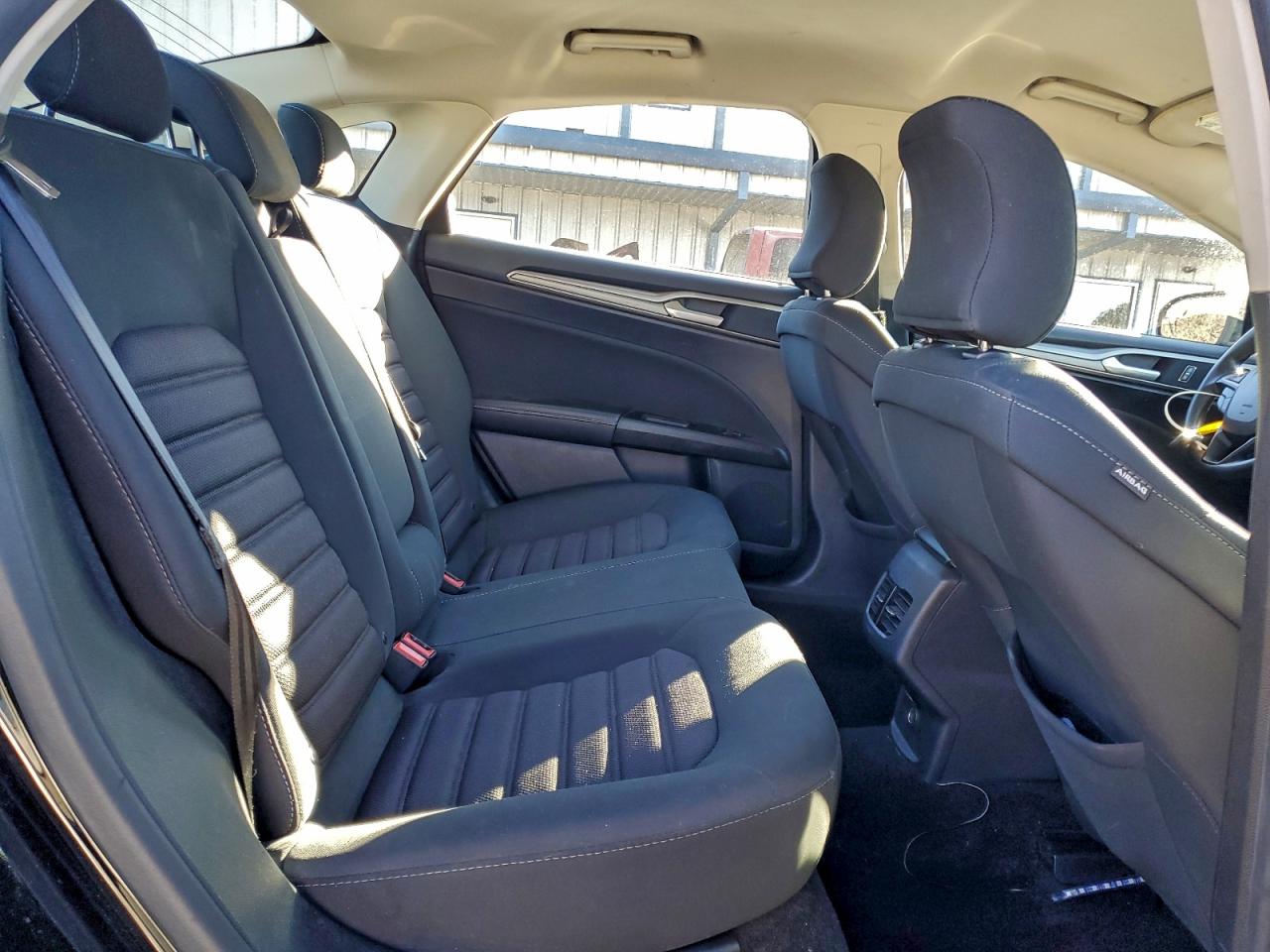 2017 FORD FUSION SE photo 10