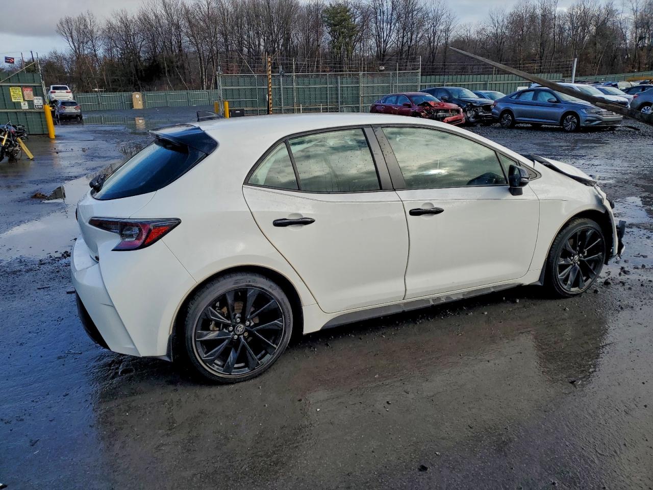 2022 TOYOTA COROLLA SE photo 3