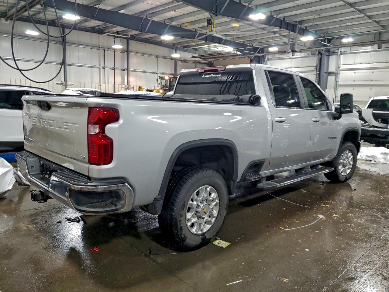 2023 CHEVROLET SILVERADO K3500 LT photo 3