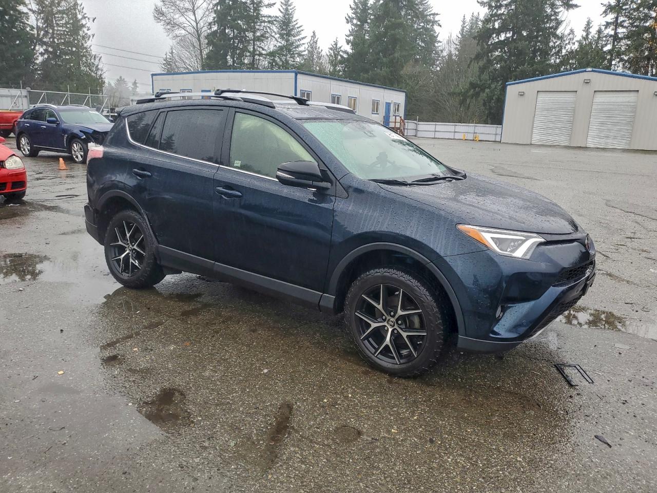2017 TOYOTA RAV4 SE photo 4