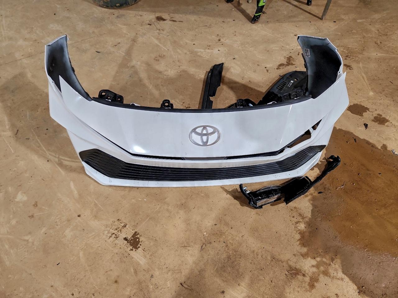 2025 TOYOTA CAMRY LE photo 12