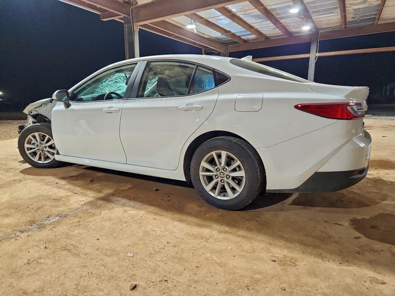 2025 TOYOTA CAMRY LE photo 2