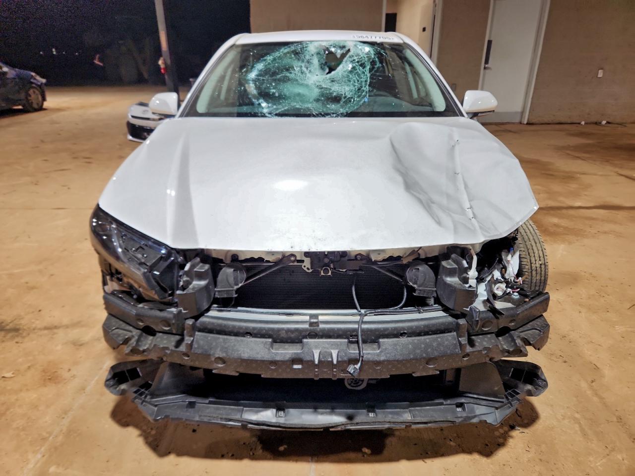 2025 TOYOTA CAMRY LE photo 5