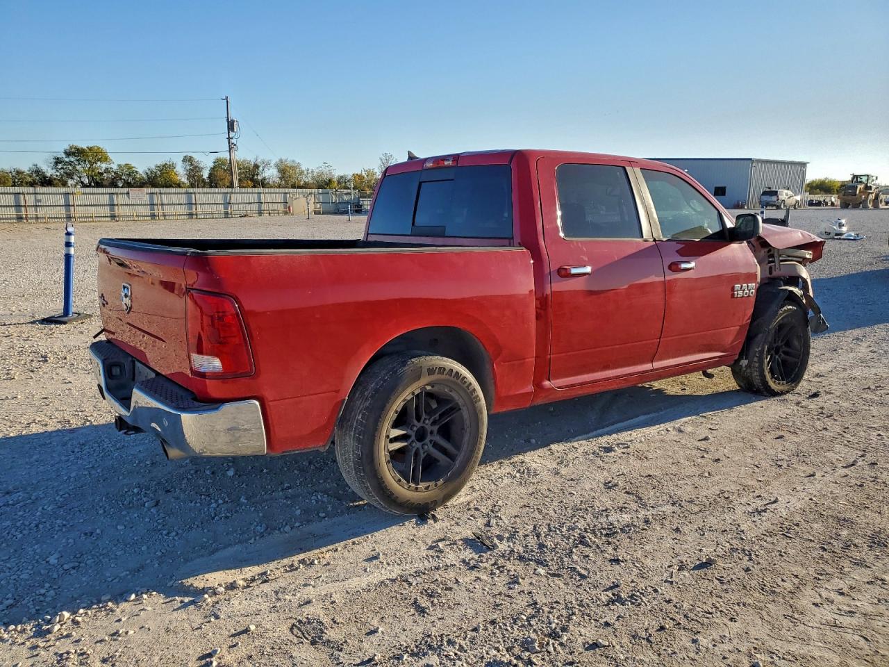 2016 RAM 1500 SLT photo 3