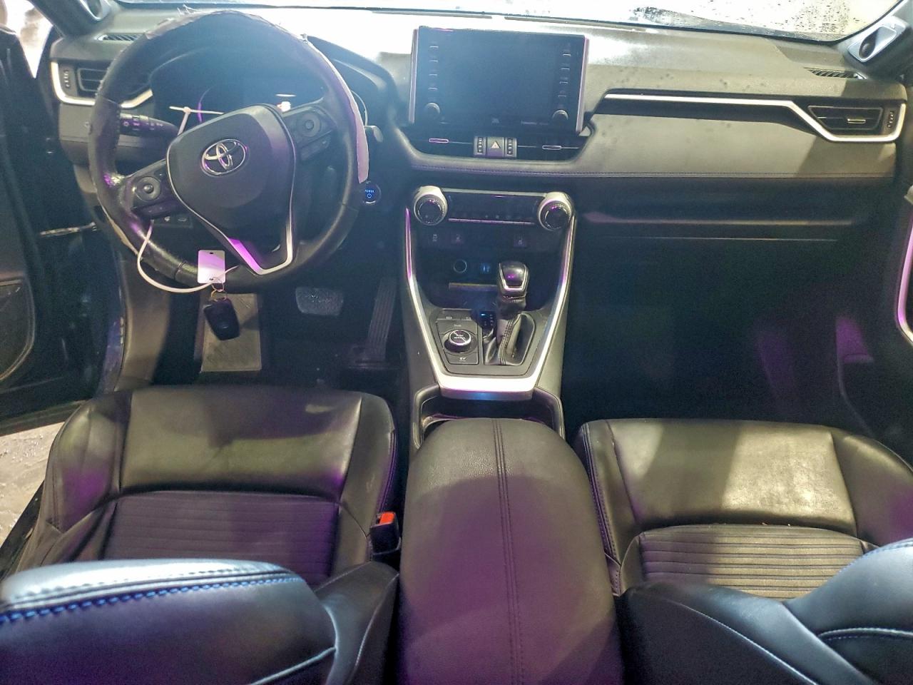 2019 TOYOTA RAV4 XSE photo 8