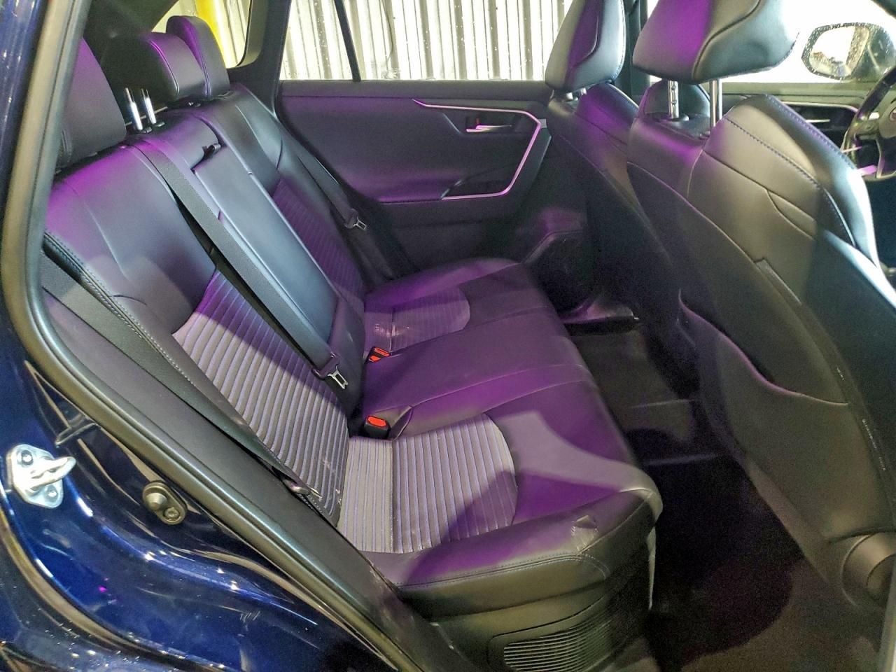 2019 TOYOTA RAV4 XSE photo 11