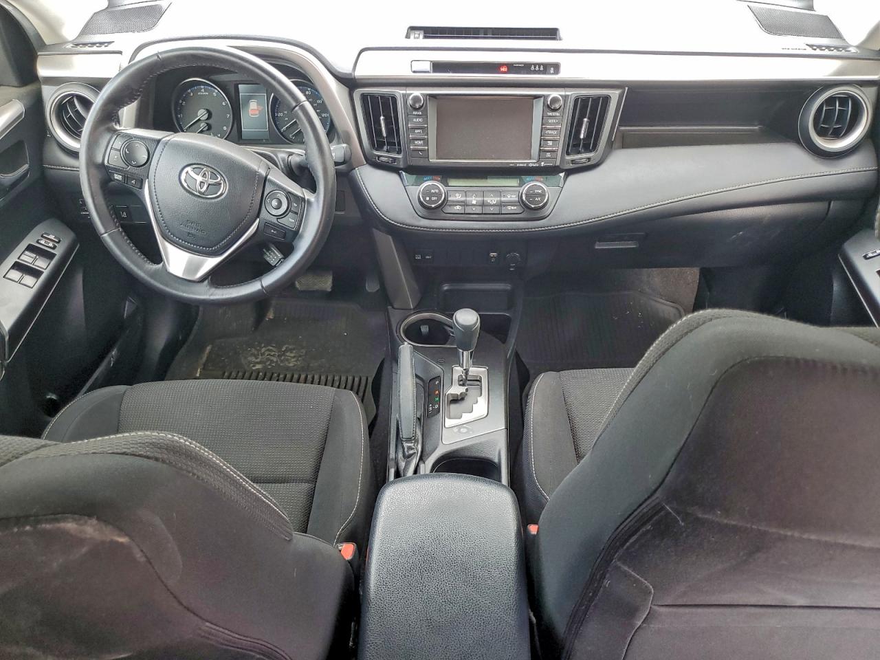 2017 TOYOTA RAV4 XLE photo 8