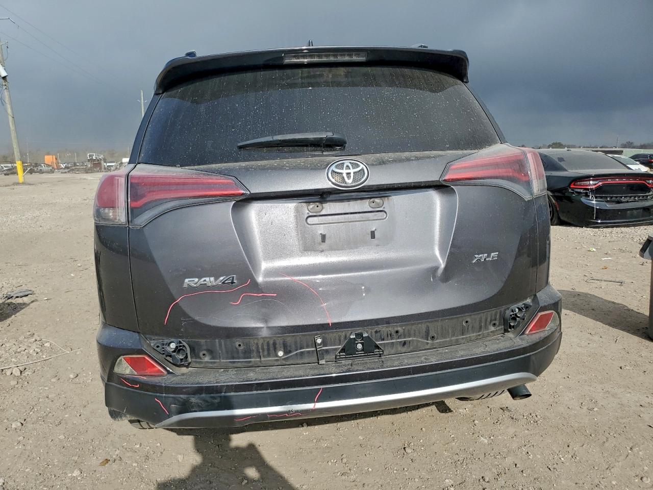 2017 TOYOTA RAV4 XLE photo 6