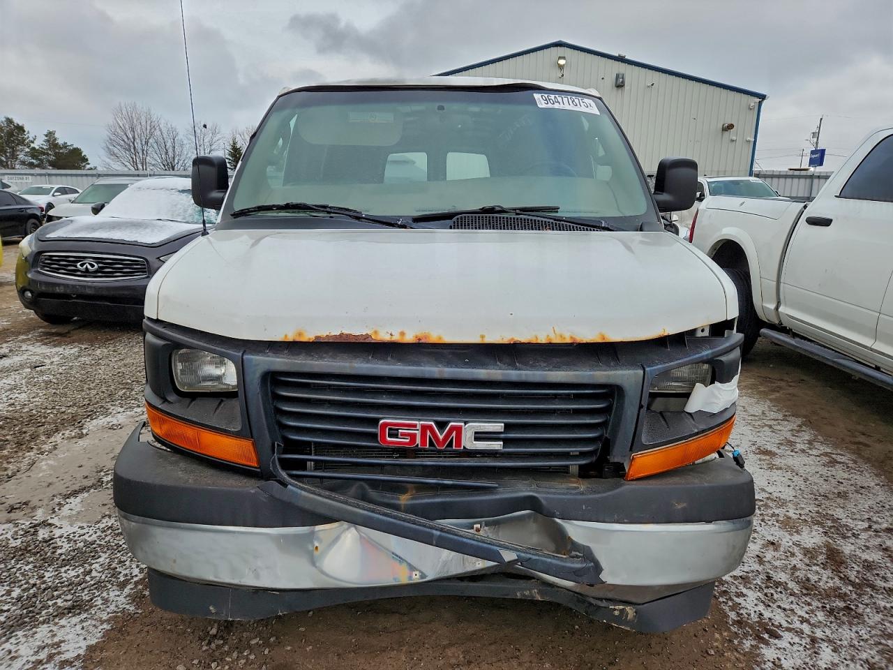 2017 GMC SAVANA G2500 photo 5