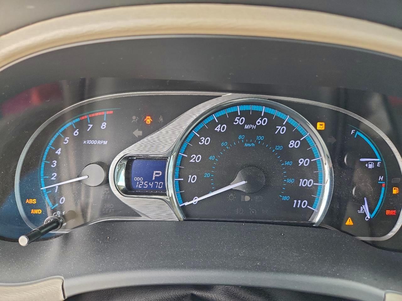 2014 TOYOTA SIENNA XLE photo 9
