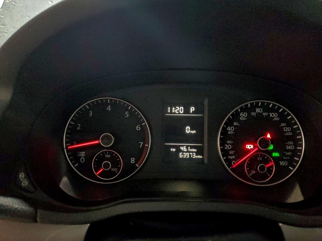2015 VOLKSWAGEN PASSAT S photo 9